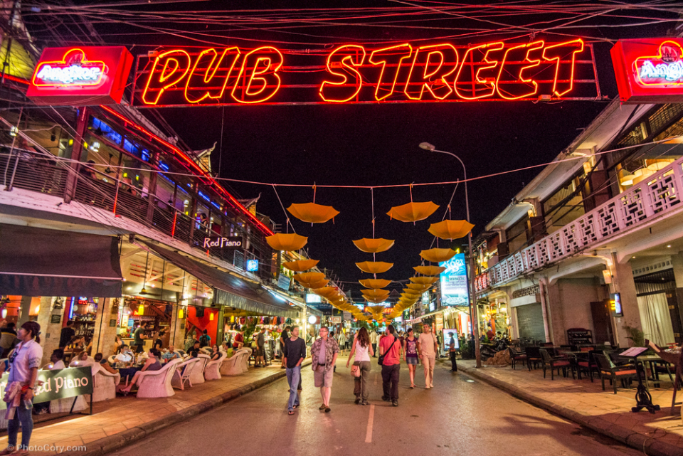 siem reap pub street - adventure loop Asia 